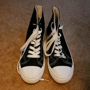 High top sneakers (Not converse)